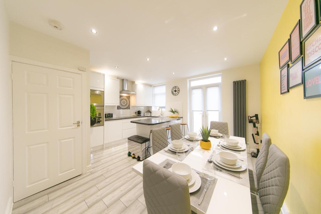 Stunning House Near Blackpool Attractions מראה חיצוני תמונה